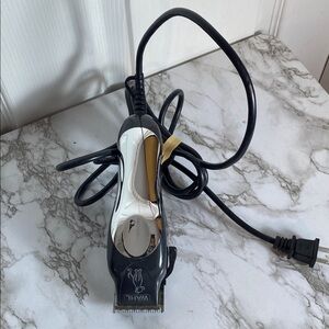 Wahl Pet Pro Pet Clipper Black and Silver Corded Premium Smooth Cut Dogs